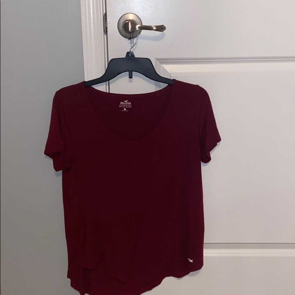 Burgundy hollister t-shirt with pocket